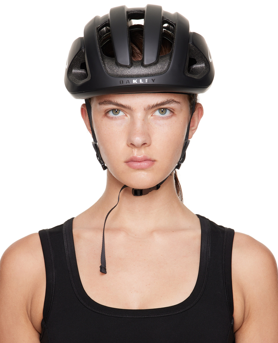 Black ARO3 MIPS Cycling Helmet by Oakley | SSENSE