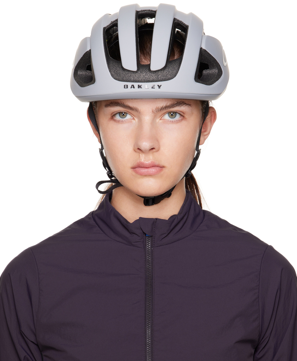 Gray ARO3 MIPS Cycling Helmet by Oakley | SSENSE