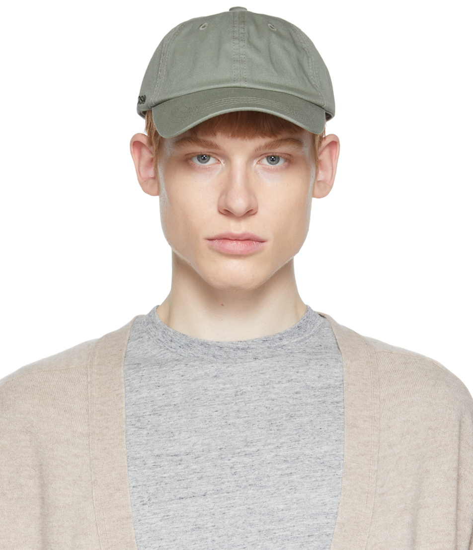 Casquette aux couleurs du Brésil se ferme avec un velcro Casquette aux couleurs du Brésil se ferme avec un velcro