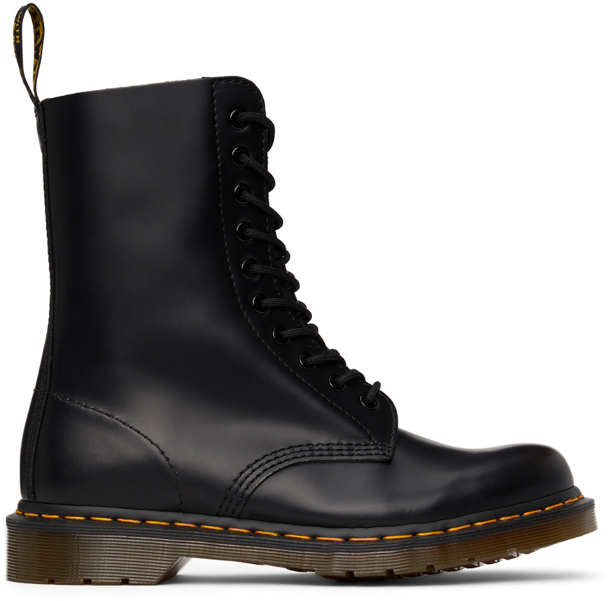 Dr. Martens Smooth 1490 Boots