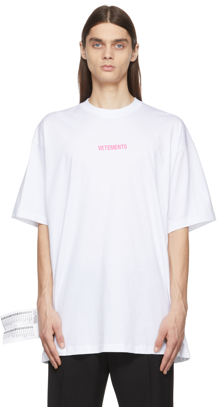 VETEMENTS White Logo Label T-Shirt