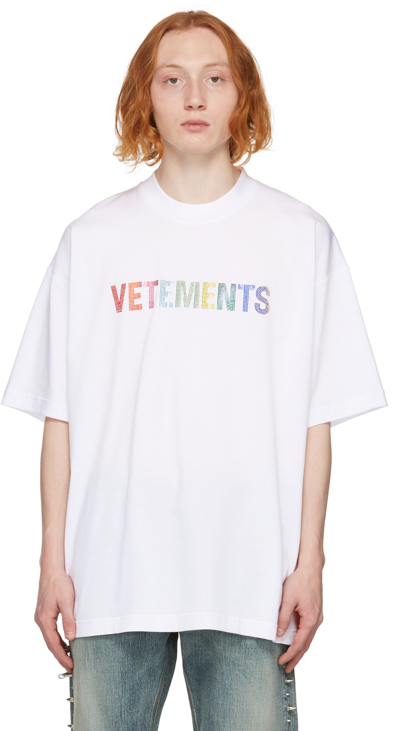 VETEMENTS Rainbow Crystal Logo Tシャツ | ethicsinsports.ch