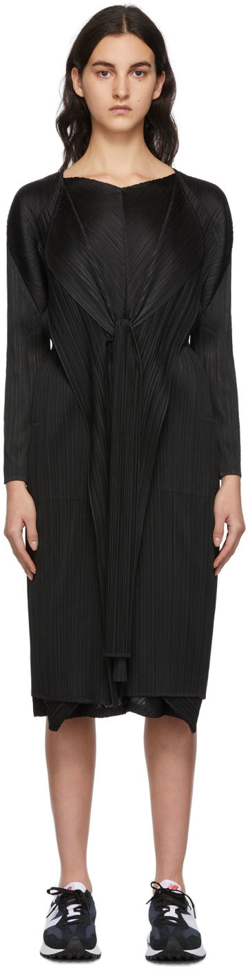 Pleats Please Issey Miyake: Black Monthly Colors December Wrap