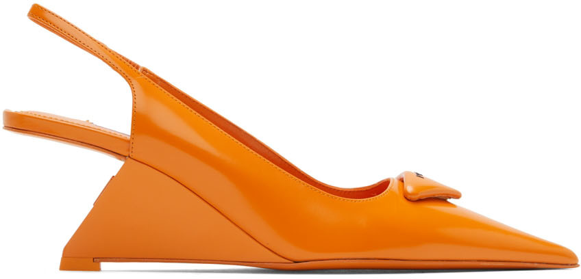 Arriba 60+ imagen orange prada heels