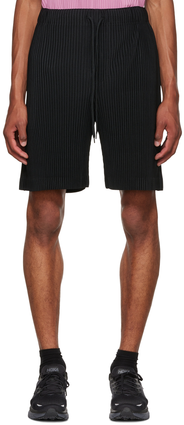 Mens Clothing Shorts Bermuda shorts Homme Plissé Issey Miyake Fully-pleated Bermuda Shorts in Black for Men 