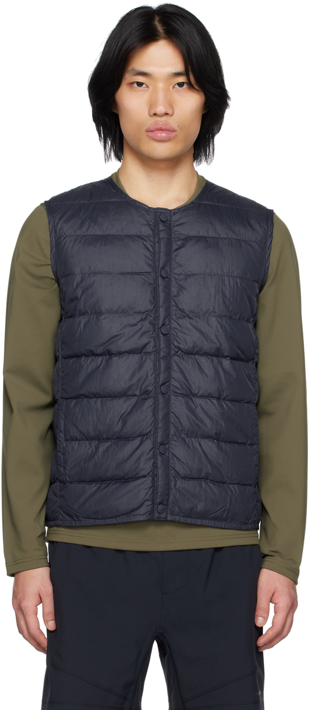 Outdoor Voices Men's Softshield Nylon Puffer Vest In Dark Sky