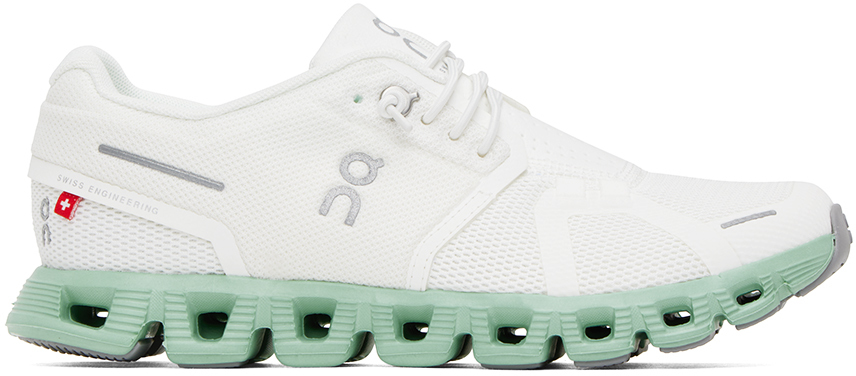 ON WHITE & GREEN CLOUD 5 SNEAKERS