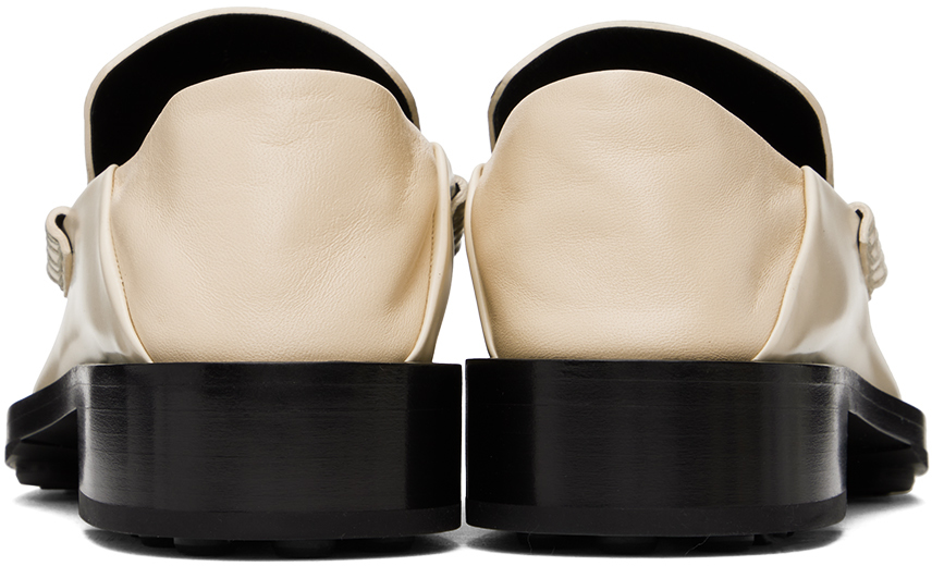 Jil Sander Off-white Pointed Toe Loafers In 276 Bone