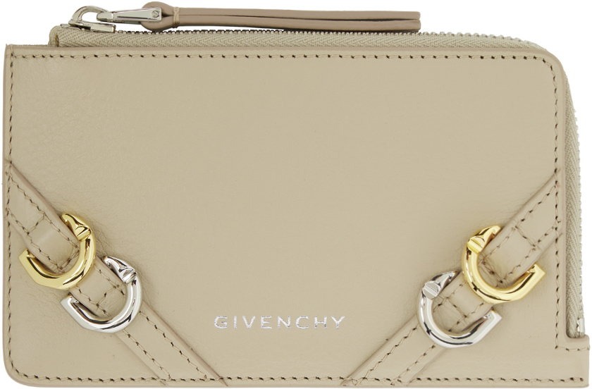 Givenchyのベージュ Voyou フラグメントケースがセール中