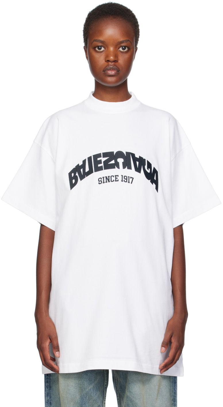 Shop Balenciaga White Back Flip T-shirt In 9040 White/black