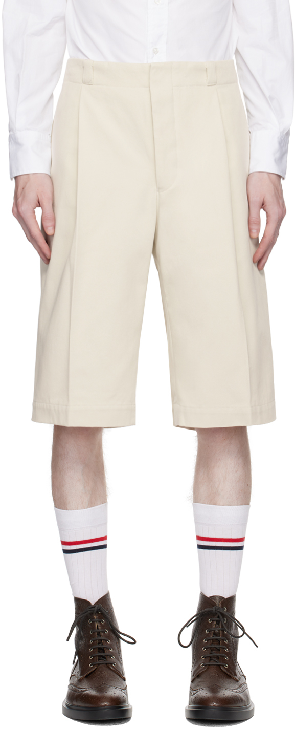 Thom Browne Off-white Single Pleat Shorts In 113 Natural White