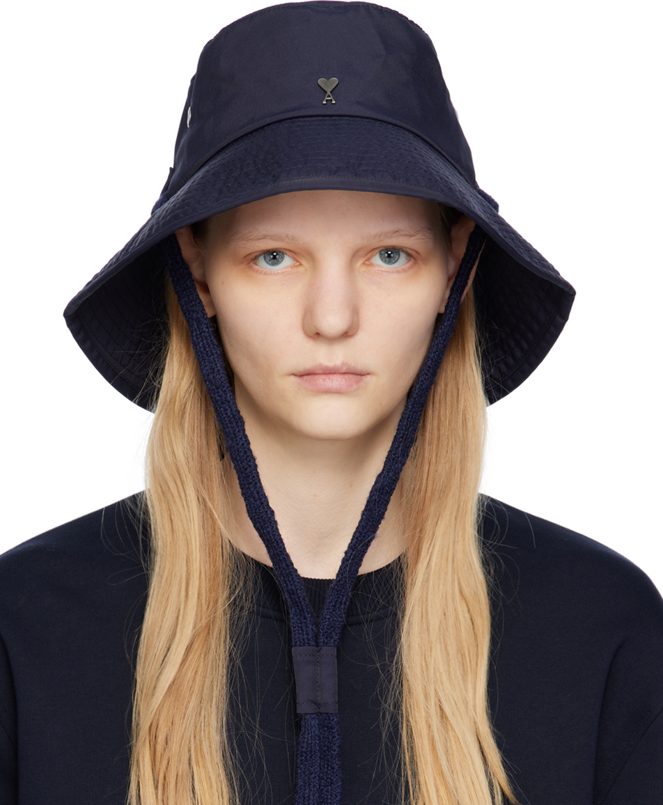 AMI Alexandre Mattiussi: Navy Ami de Cœur Bucket Hat | SSENSE