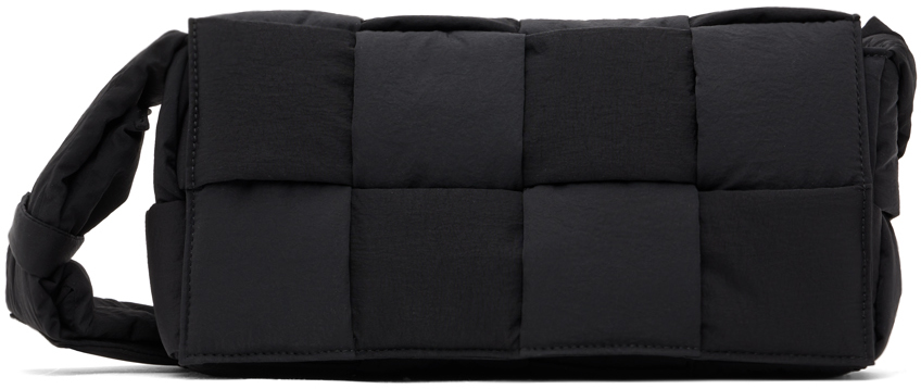Bottega Veneta: ブラック Padded Cassette メッセンジャー