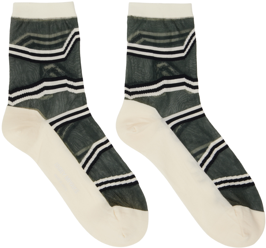 Issey Miyake Off-white Stripe Socks In 02-off-white