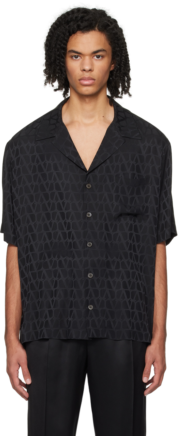 Valentinoのブラック Toile Iconographe シャツがセール中