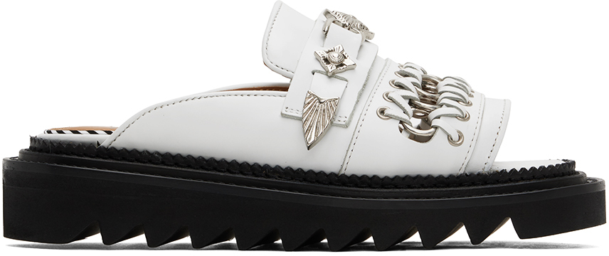 【関税込み】Toga Pulla SSENSE限定 ホワイト ミュール toga-pulla-black-eyelet-metal-