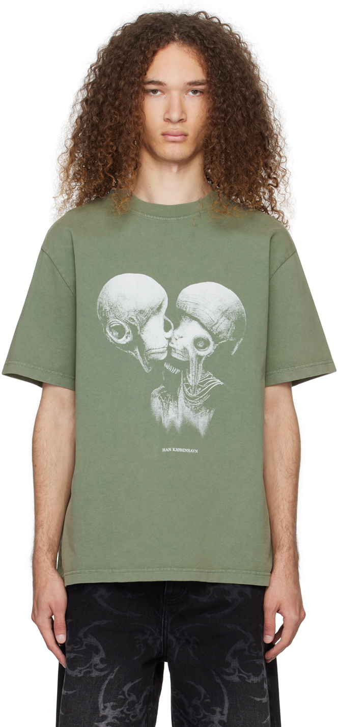 Green Aliens Kissing T-Shirt