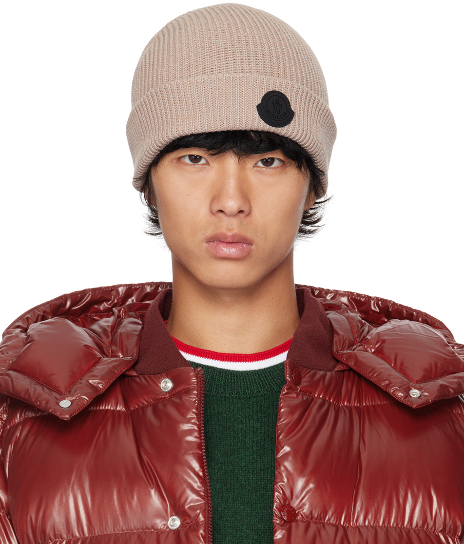 Shop Moncler トープ ロゴパッチ ビーニー In 51t - Taupe