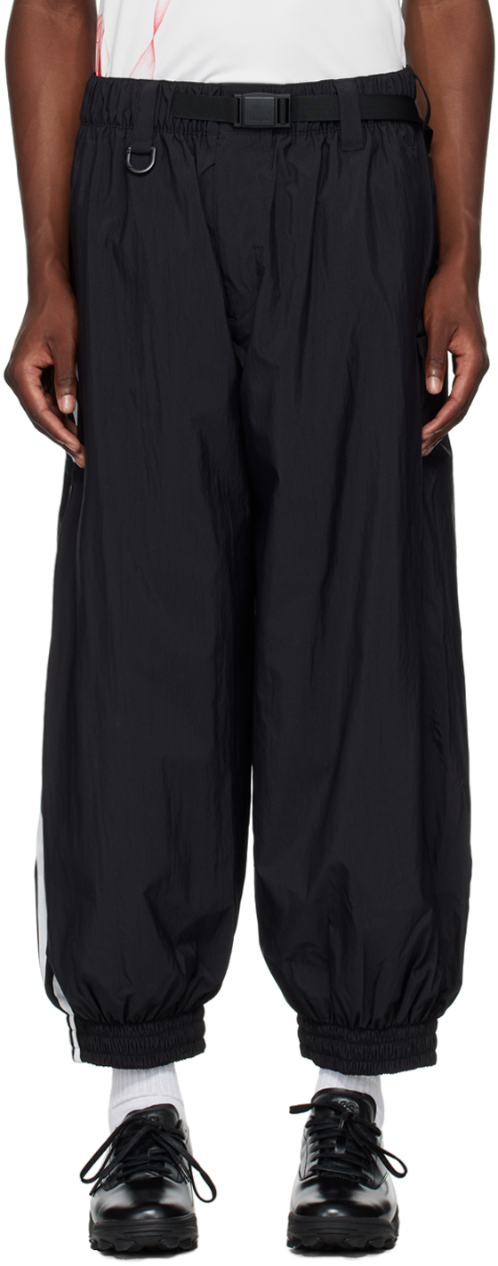 【関税込み】Y-3 ブラック NYL トラックパンツ Y-3のブラック NYL トラックパンツがセール中