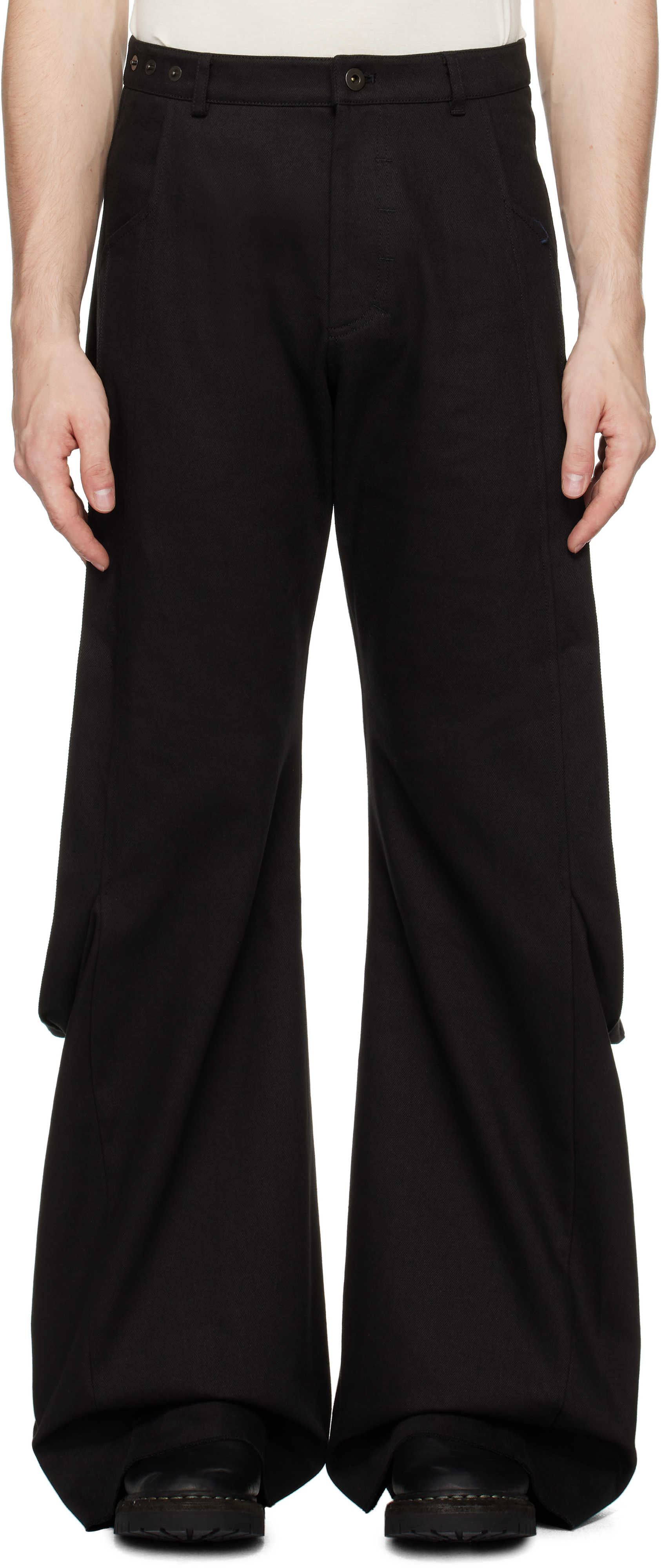 【関税込み】CARNET-ARCHIVE ブラック Lump カーゴパンツ Black Lump Cargo Pants by CARNET-ARCHIVE on Sale