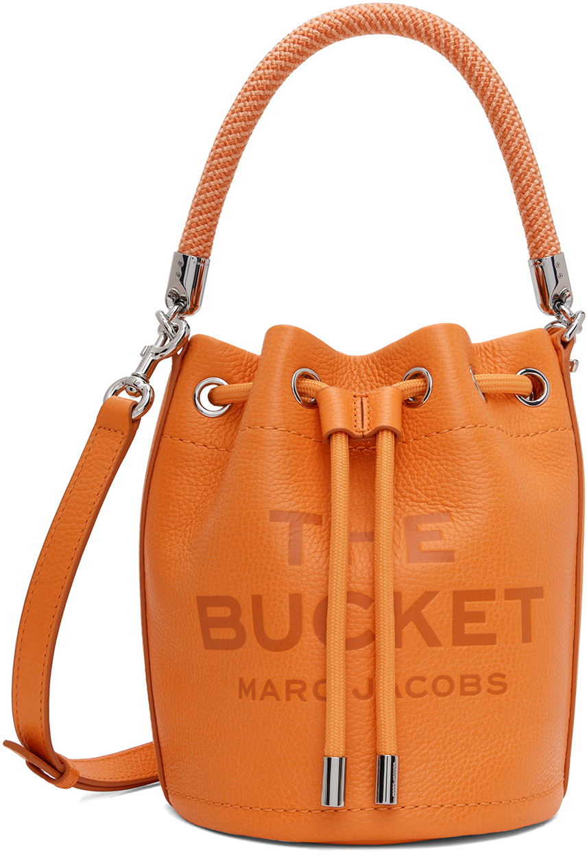 Shop Marc Jacobs オレンジ The Leather Bucket バッグ In 818 Tangerine