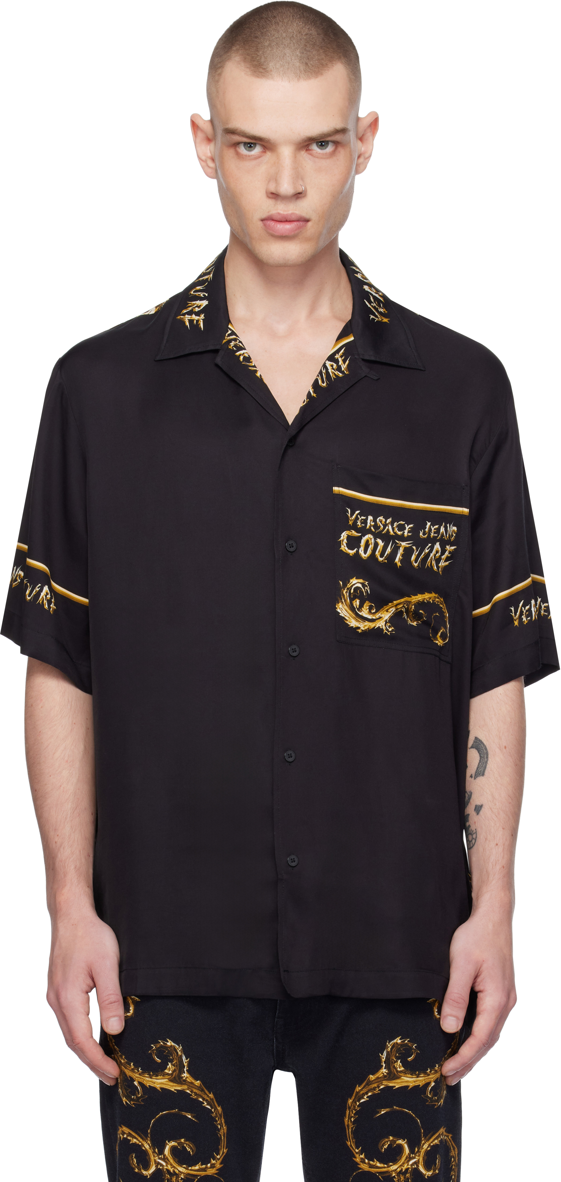 Versace Jeans Coutureのブラック Chromo Gold シャツがセール中