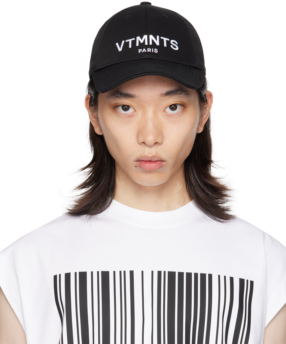 Shop Vtmnts ブラック  Paris ロゴ キャップ In Black / White