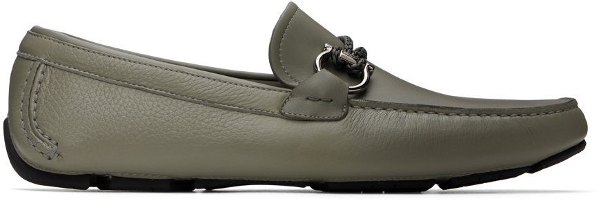 【関税込み】Ferragamo グレー Gancini Ornament ローファー Ferragamoのグレー Gancini Ornament ローファーがセール中