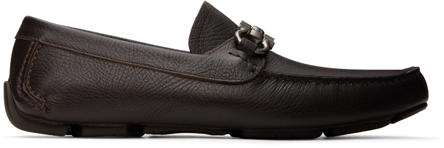 Ferragamo: ブラウン Gancini Ornament ローファー | SSENSE 日本