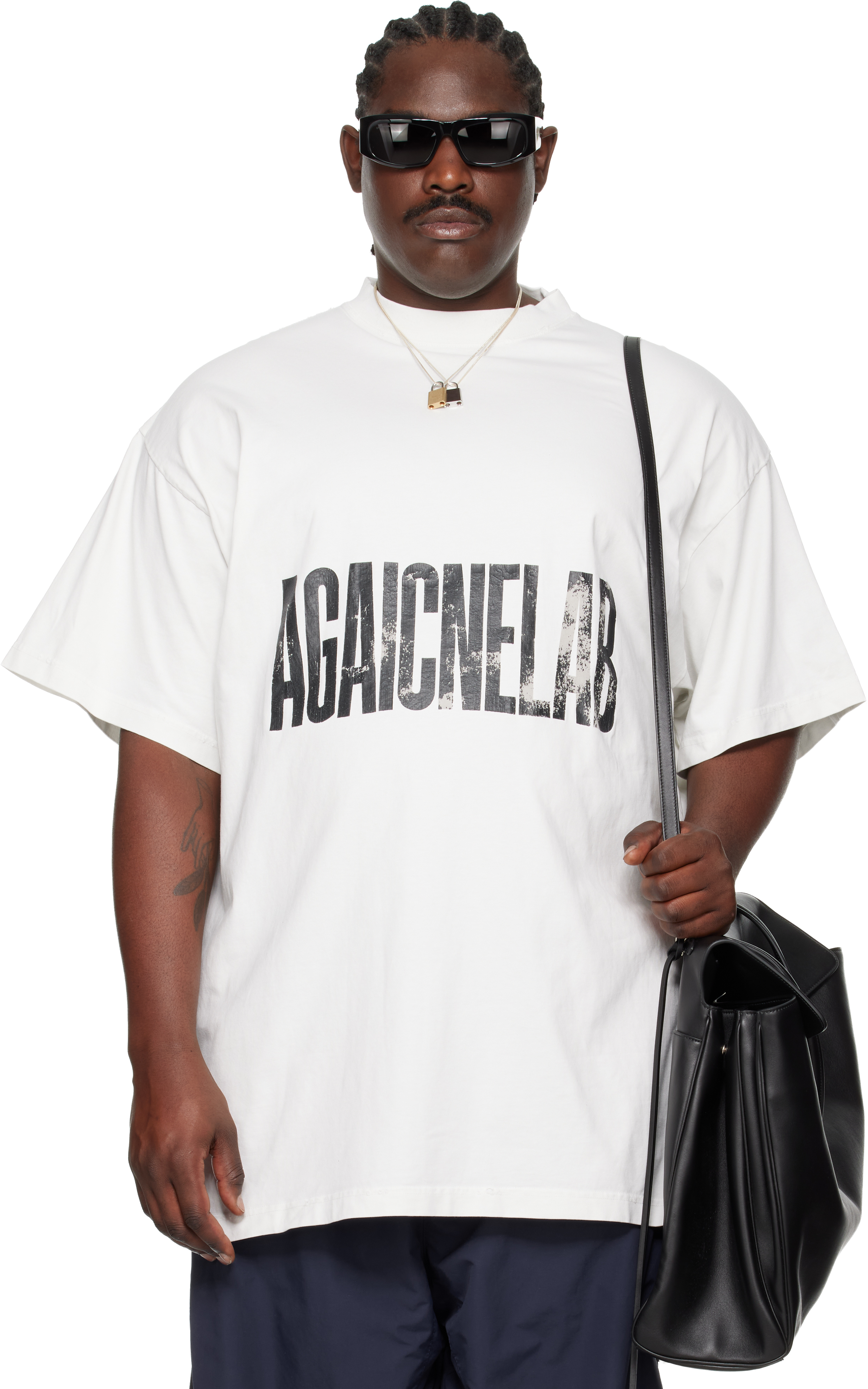 Balenciagaのオフホワイト オーバーサイズ Tシャツがセール中