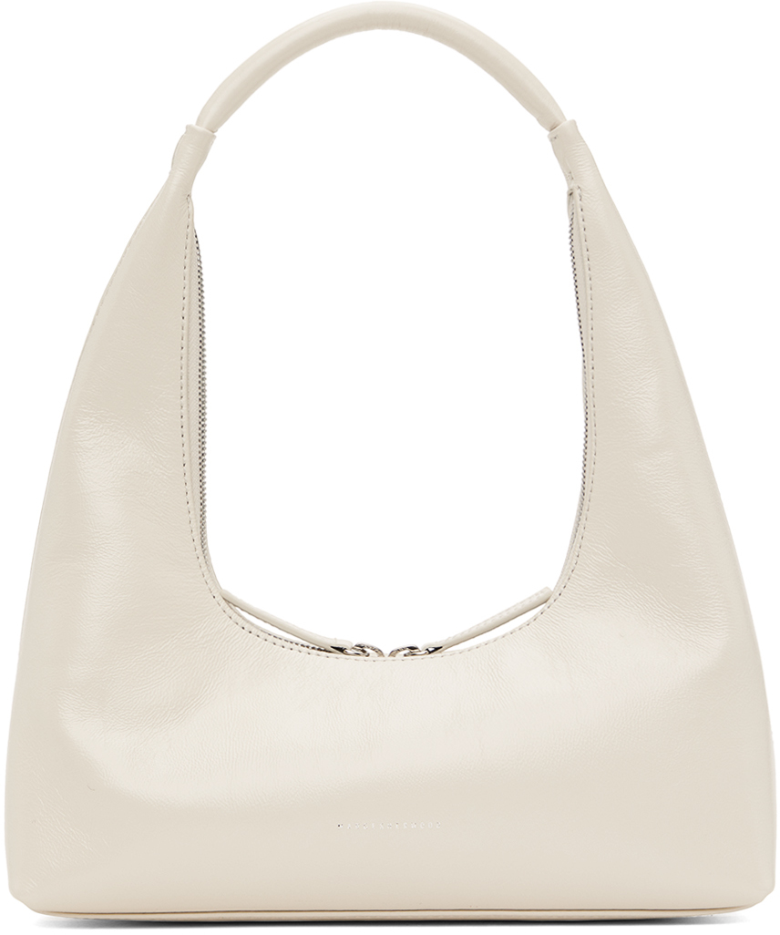 Shop Marge Sherwood ベージュ レザー ショルダーバッグ In Cream Glossy Plain