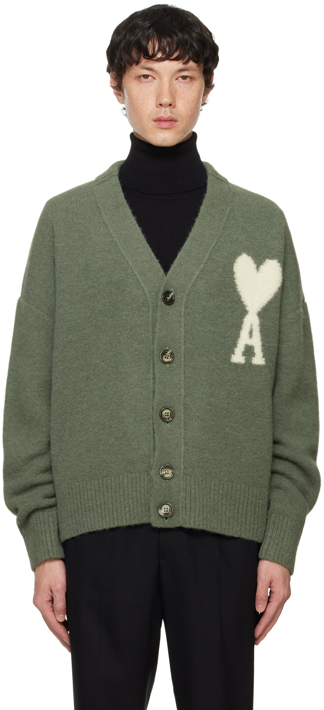 AMI Parisのグリーン Ami de Cœur カーディガンがセール中 AMI Parisのグリーン Ami de Cœur カーディガンがセール中