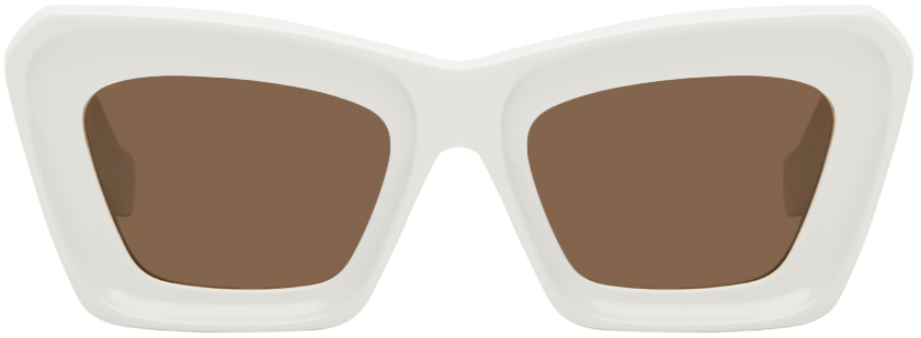 Shop Loewe ホワイト Beveled キャットアイサングラス In 25e Ivory / Brown