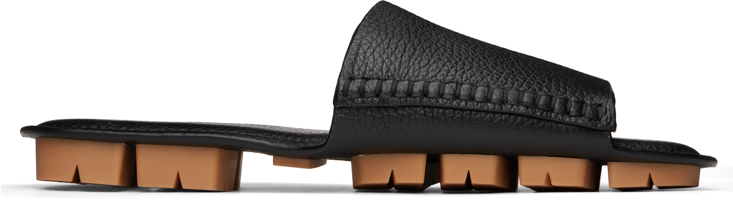 【関税込み】Bottega Veneta ブラック Shore サンダル 関税込み】Bottega Veneta ブラック Lug サンダル (BOTTEGA