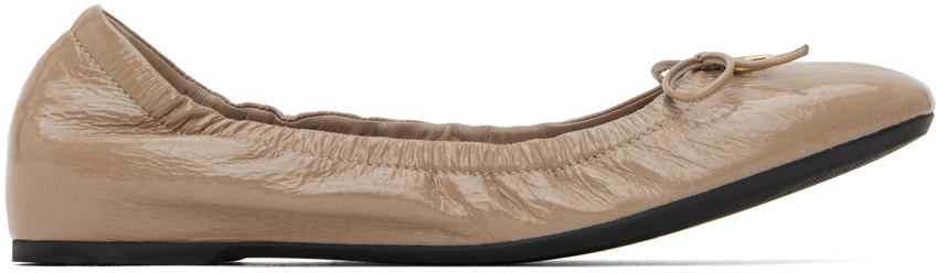 Shop Valentino Beige Vlogo Signature Patent Ballerina Flats In Gf9 Rose Cannelle