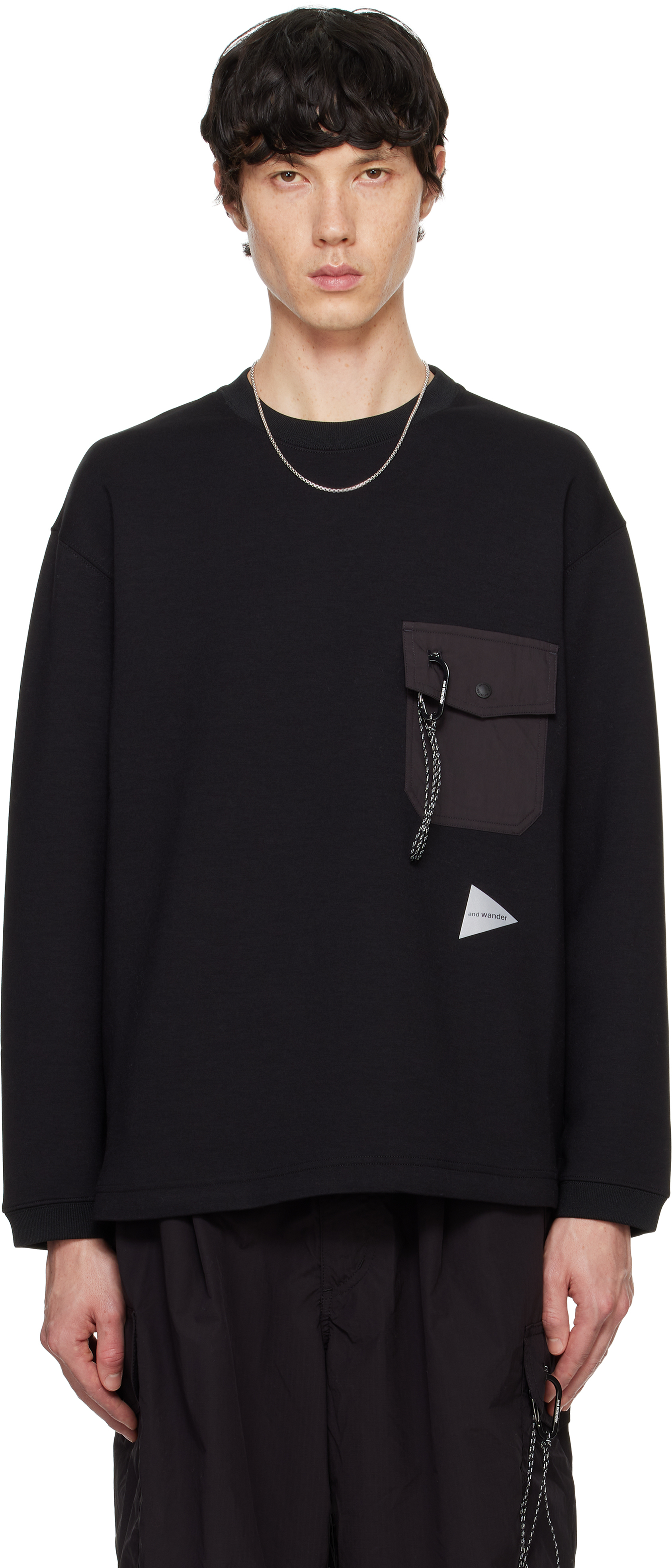 【関税込み】and wander ブラック Airly Warm スウェットシャツ and wander: Black Airly Warm Sweatshirt | SSENSE