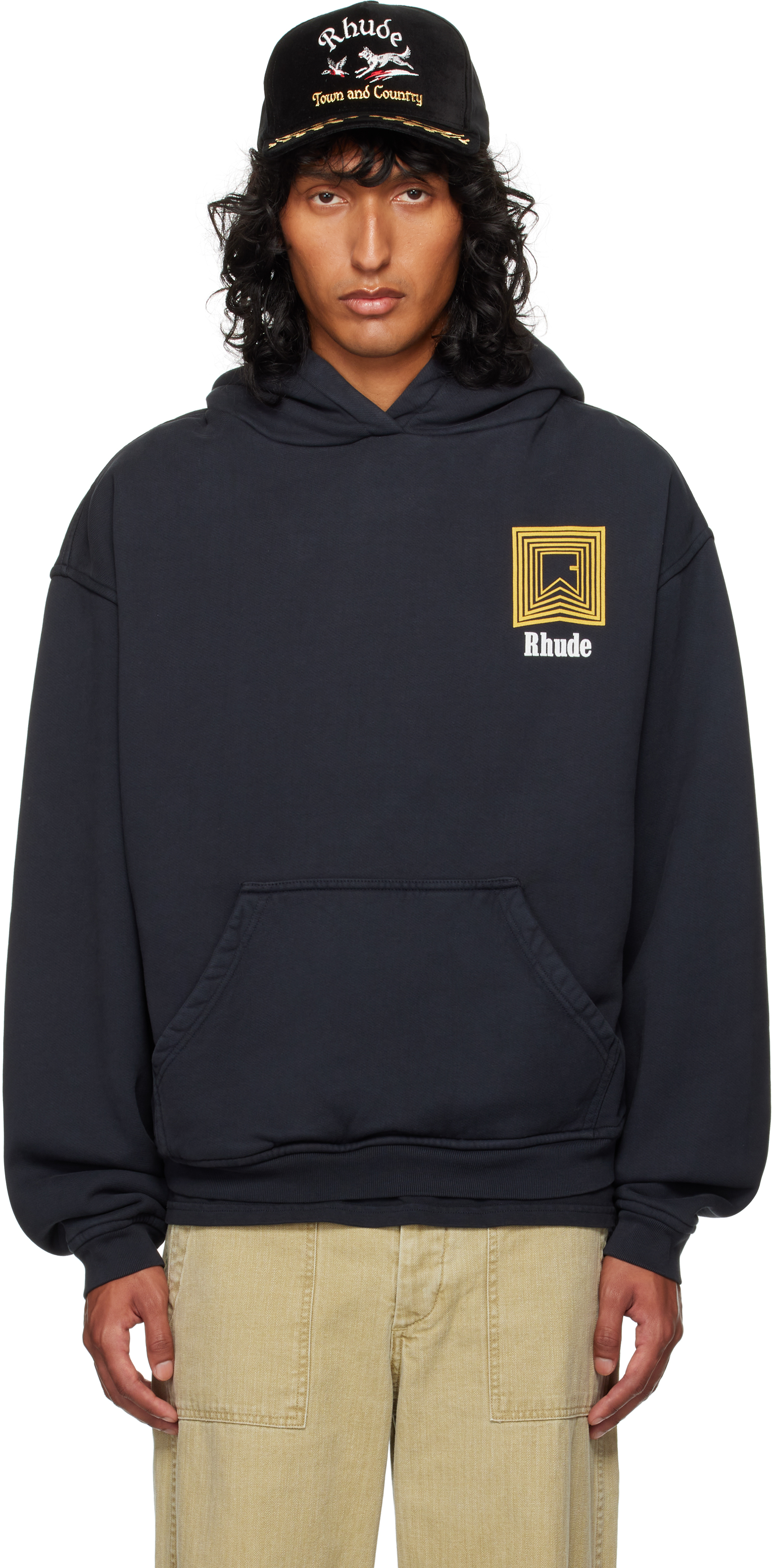 【関税込み】Rhude ブラック Chevron Logo Repeat フーディ Rhudeのブラック Chevron Logo Repeat フーディがセール中