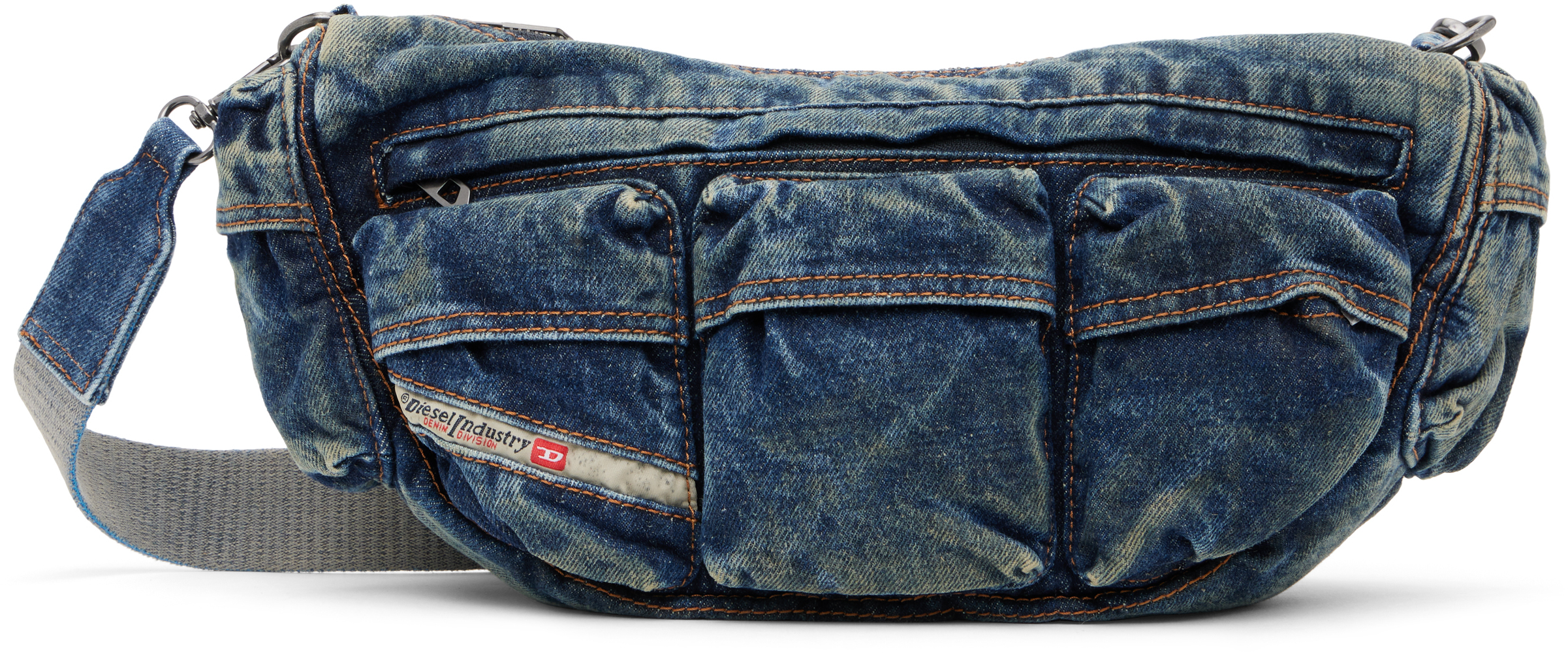 【送料・関税込】DIESEL デニム マルチポケットバッグ Dieselのブルー Travel 3000-Multipocket デニム バッグがセール中