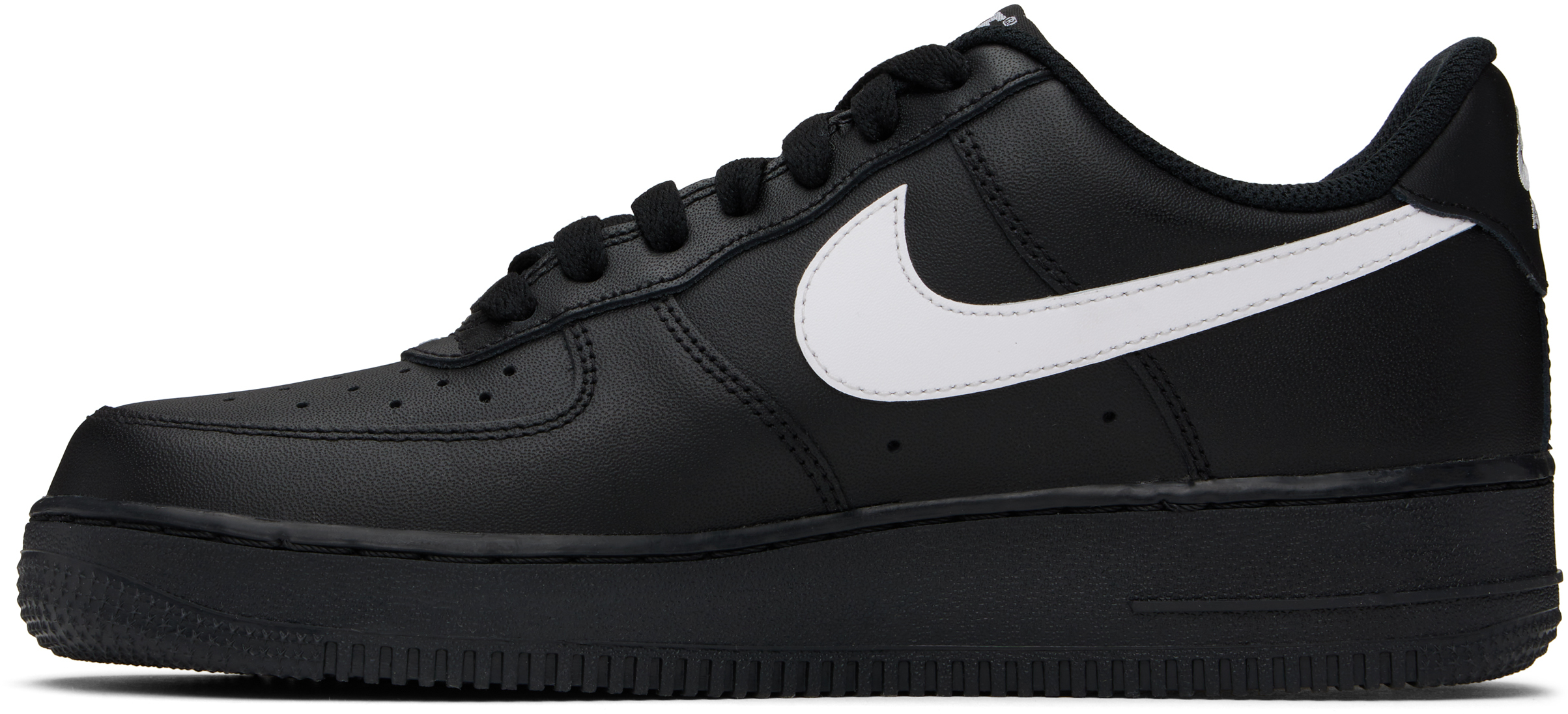 Nike Air Force 1 07 Sneakers In Black Leather In Black