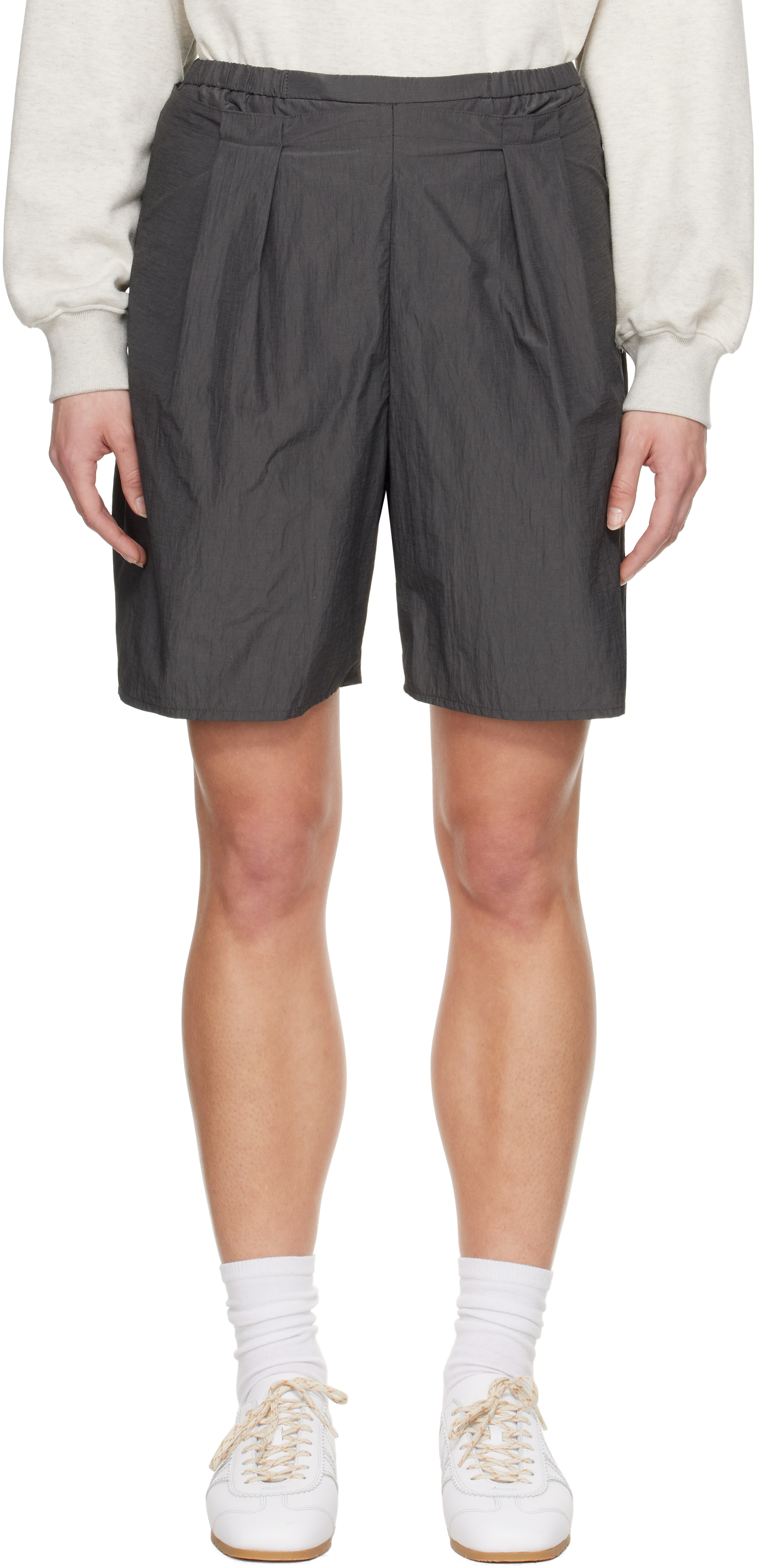 【関税込み】ADER error グレー タック ショートパンツ ADER errorのグレー タック ショートパンツがセール中