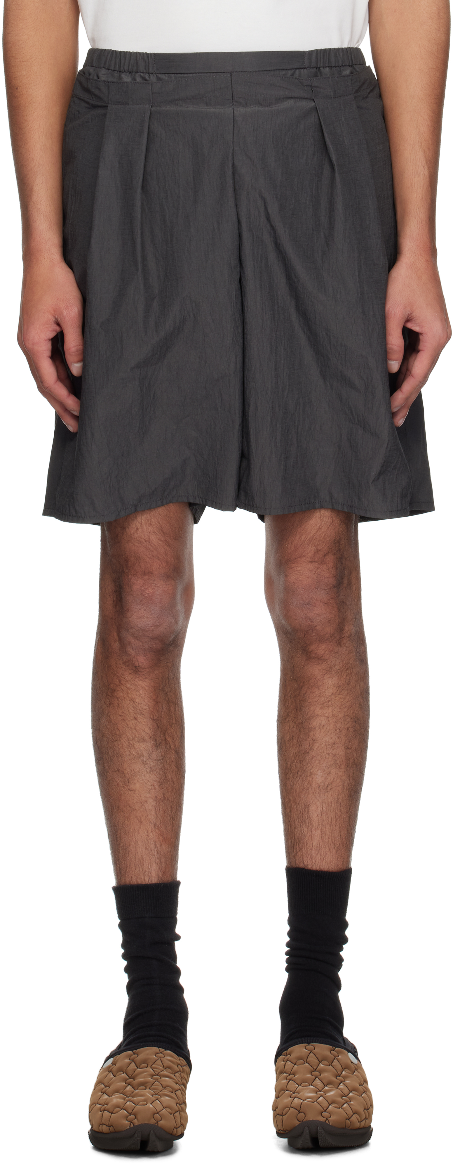 【関税込み】ADER error グレー タック ショートパンツ Adererror グレー タック ショートパンツ ブラック | Lyst