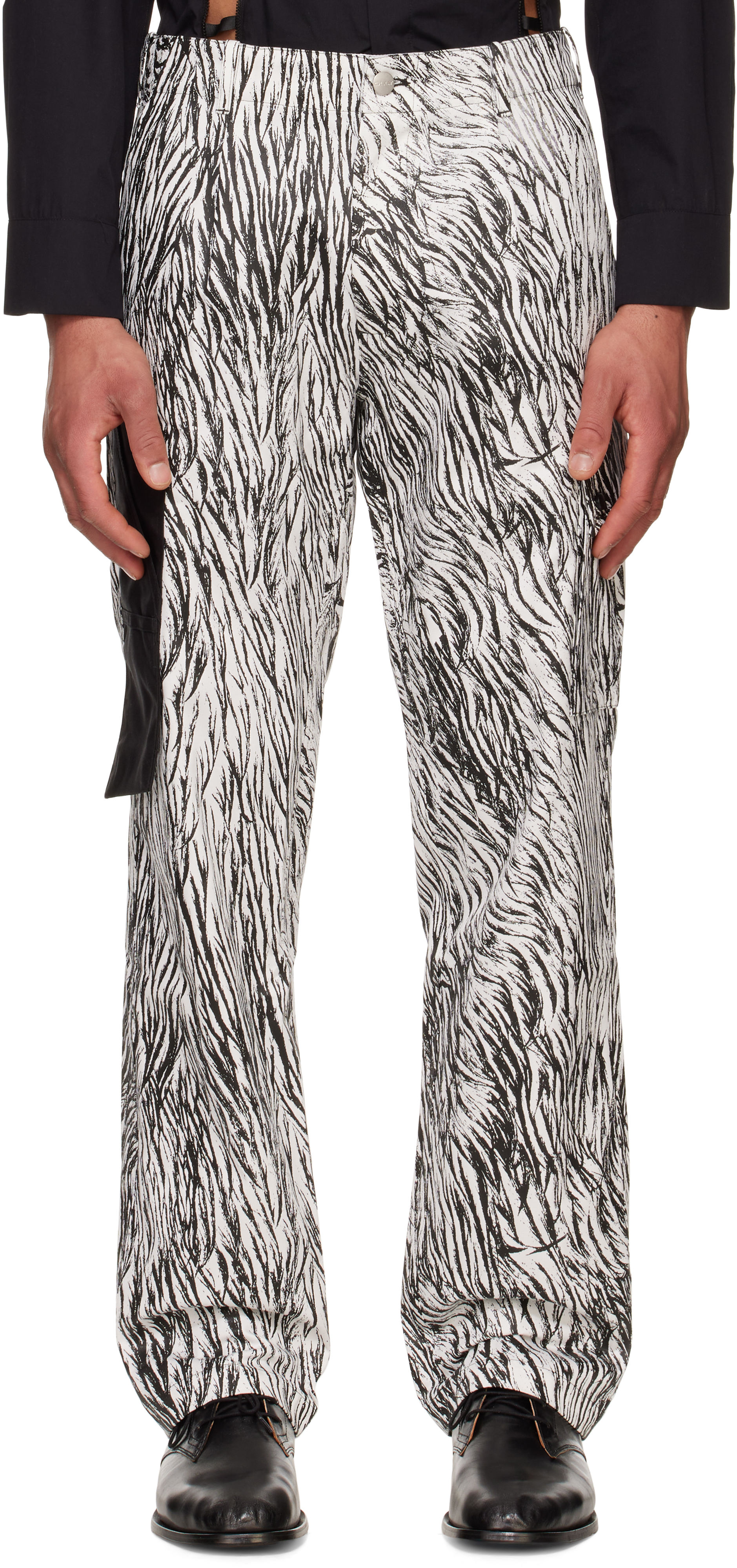 【関税込み】Olly Shinder ブラウン Gardiner カーゴパンツ White & Black Gardiner Cargo Pants by Olly Shinder on Sale