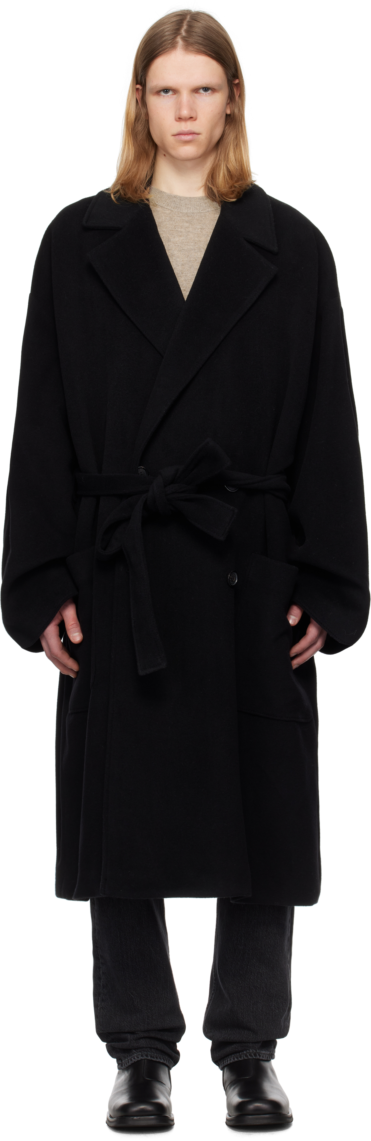 Acne Studiosのブラック ダブルブレスト コートがセール中
