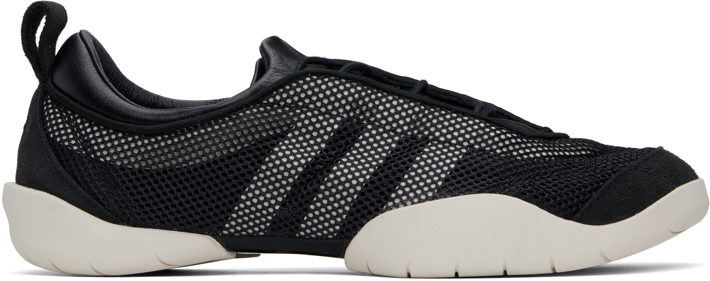 【関税込み】Y-3 ブラック＆オフホワイト Regu スニーカー Y-3のブラック＆オフホワイト Regu スニーカーがセール中