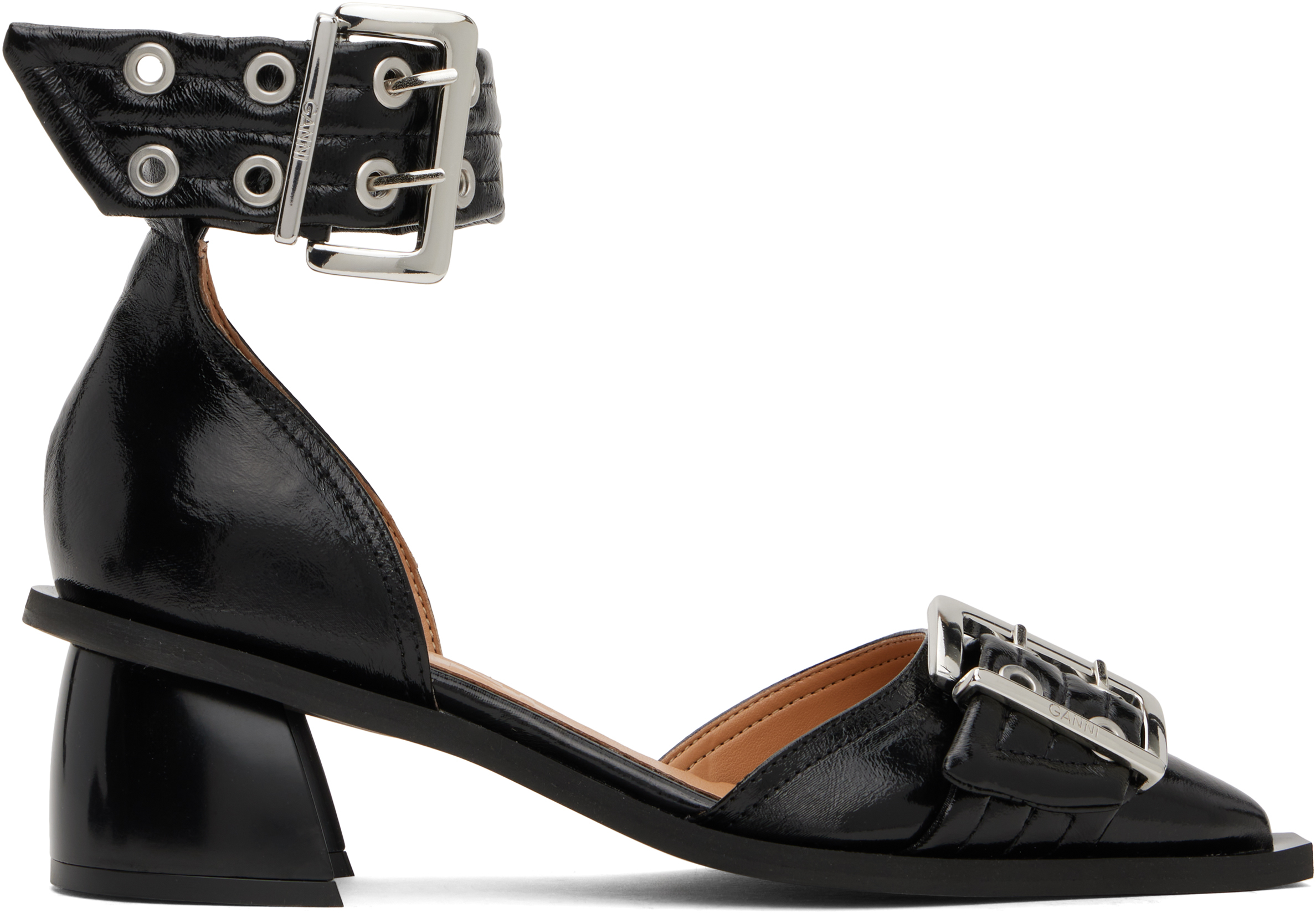【関税込み】GANNI ブラック Feminine Buckled ヒールサンダル Black Feminine Buckle Open Cut Heels by GANNI on Sale