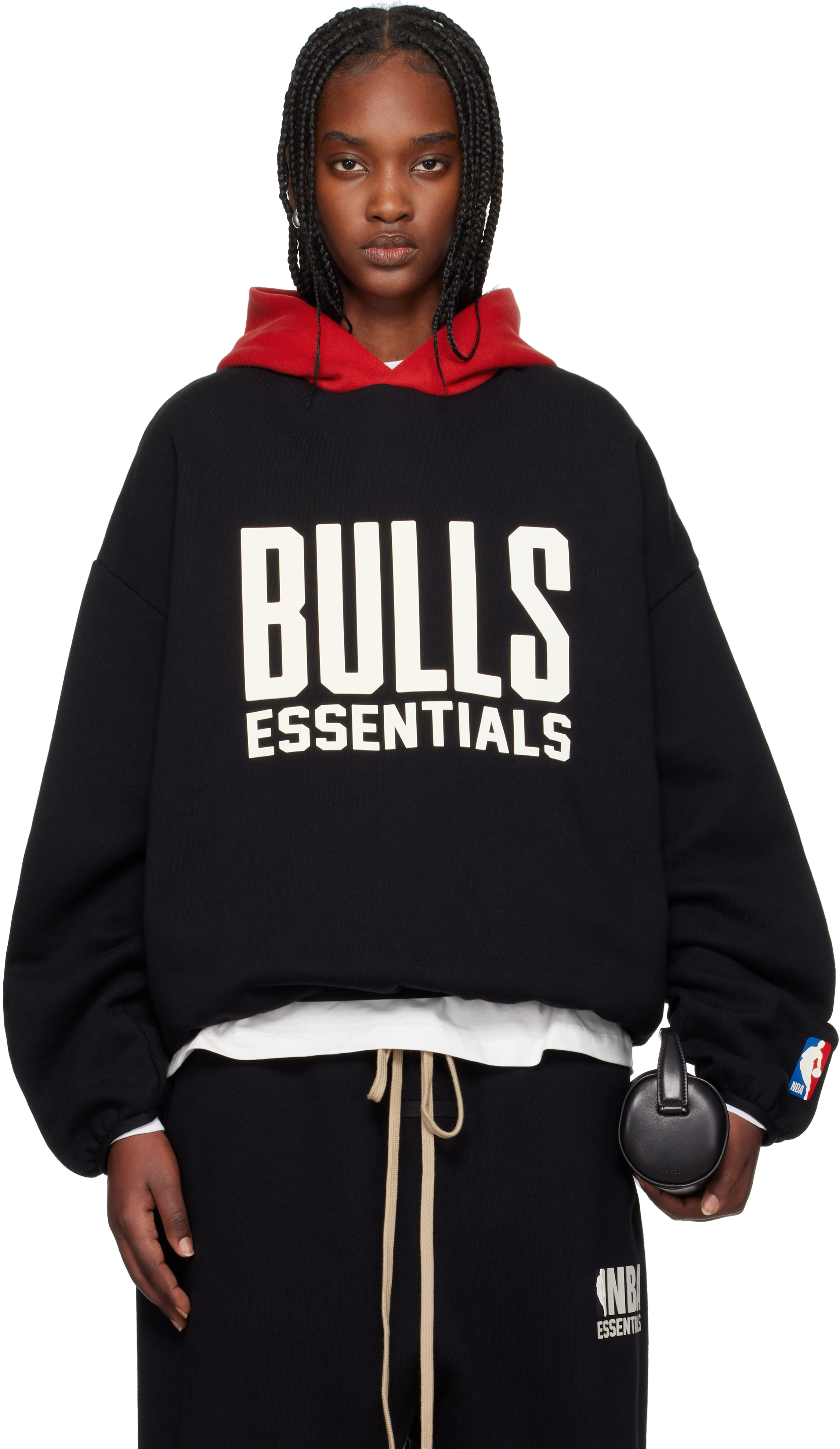Fear of God ESSENTIALS: ブラック＆レッド NBA Bulls プルオーバー 