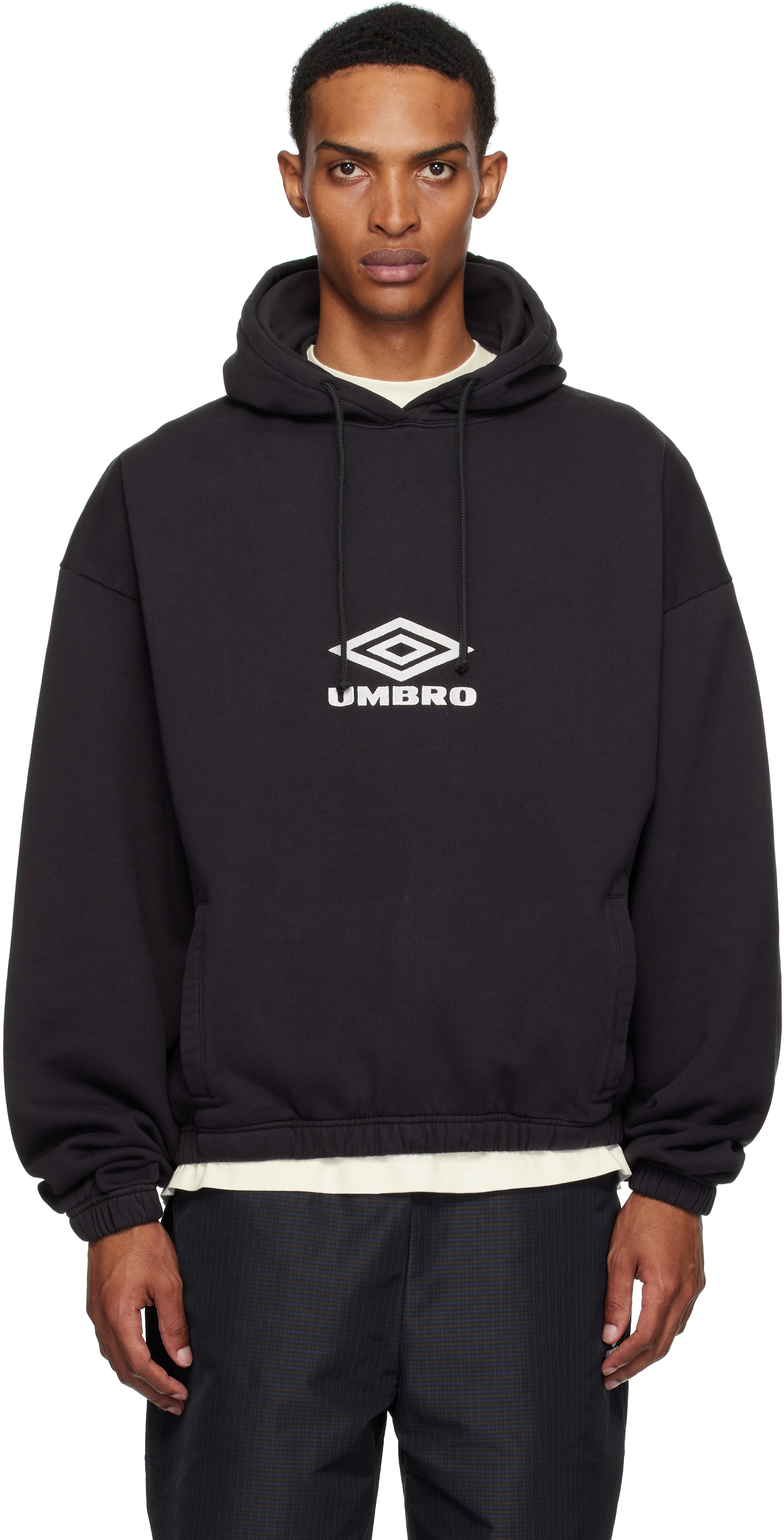 Pull à capuche noir à logo et à passe-montagne intégré Umbro en solde