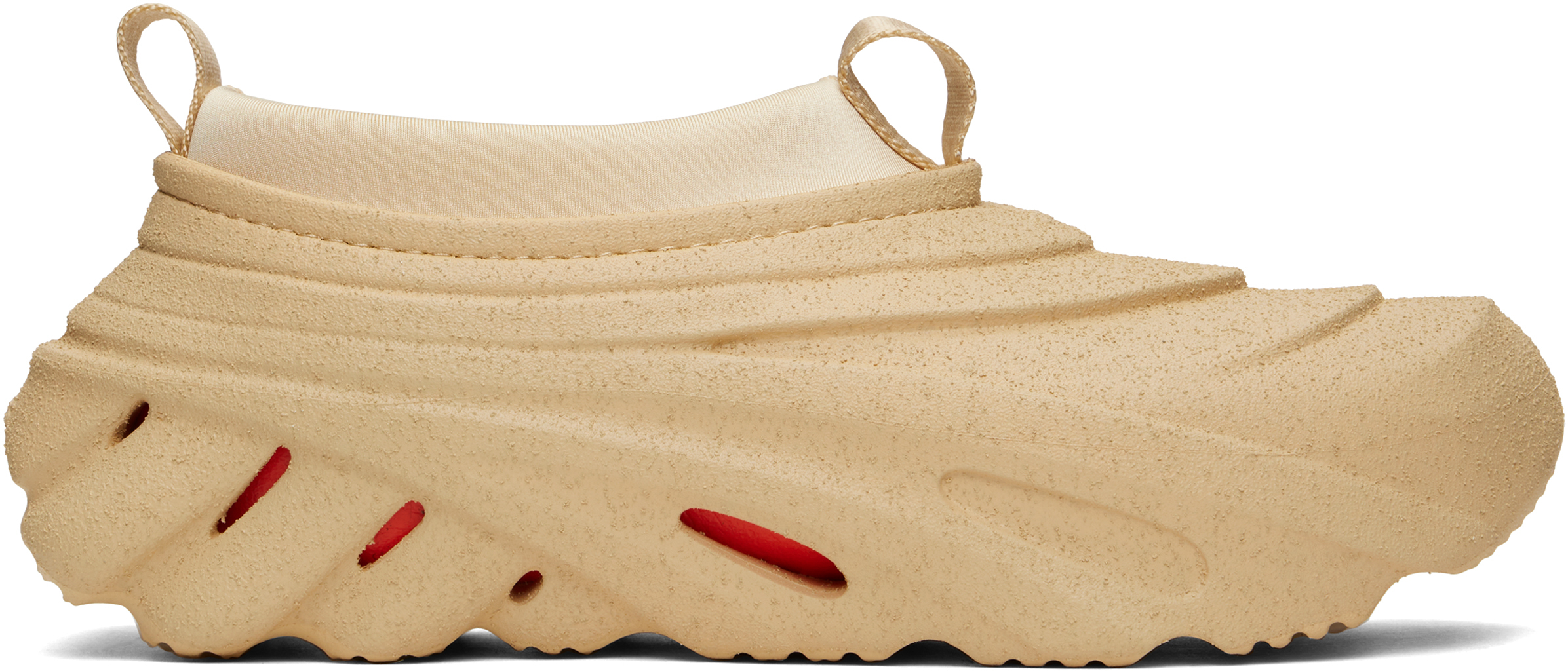 【関税込み】Crocs ベージュ Echo Storm Sandstorm スリッポン Crocsのベージュ Echo Storm Sandstorm スリッポンがセール中