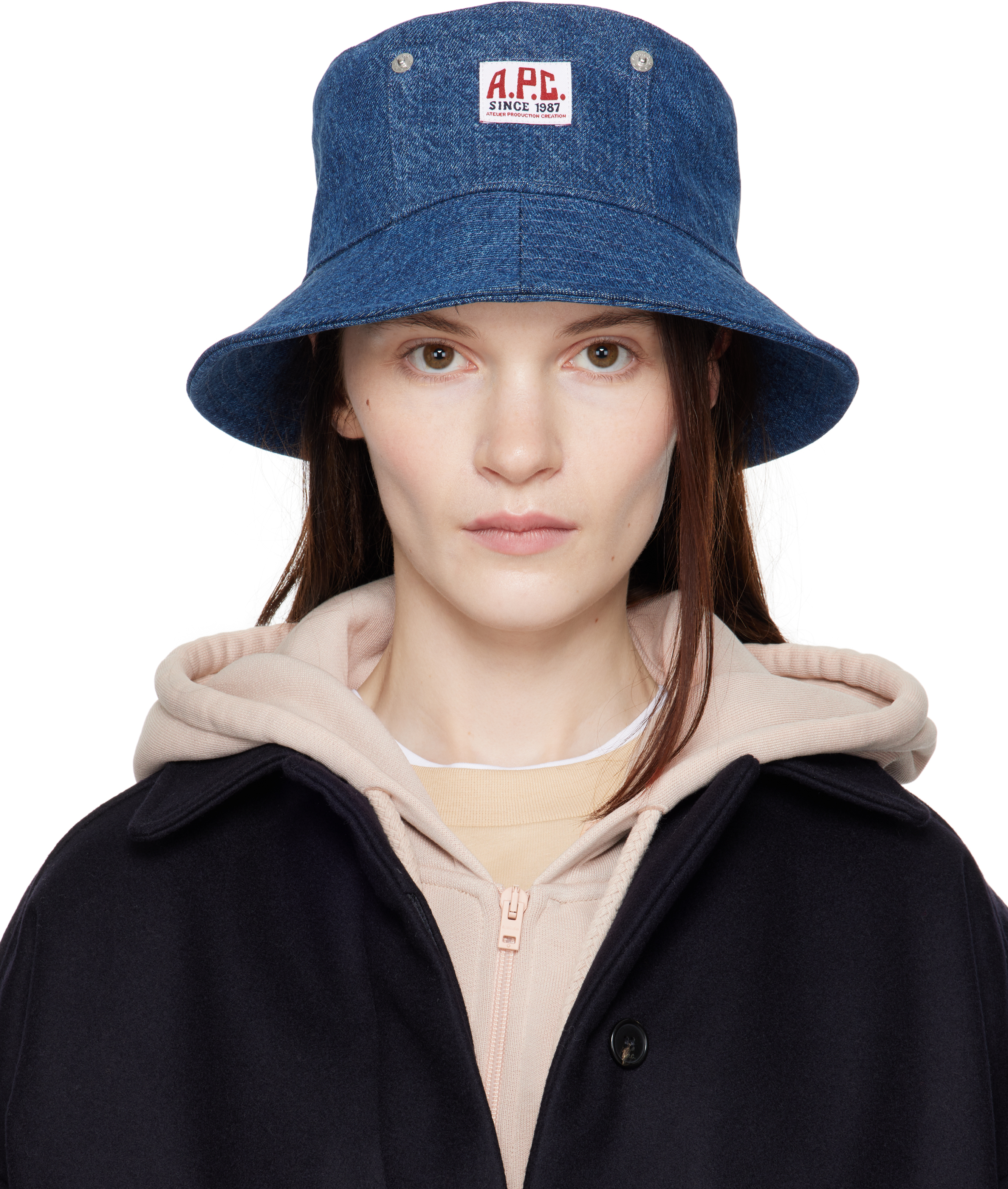 A.P.C.のブルー Bob Thais バケットハットがセール中