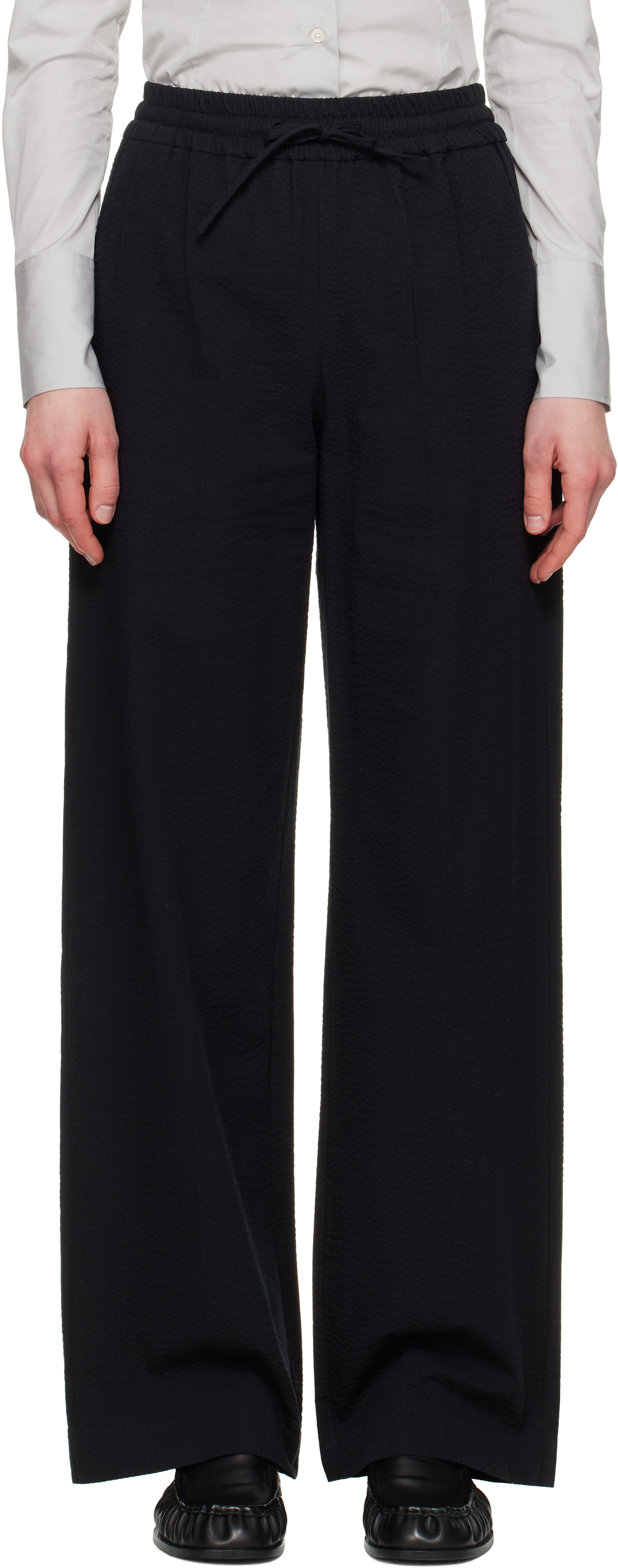 【関税込み】A.P.C. ブラック Carlota トラウザーズ A.P.C.のブラック Carlota トラウザーズがセール中